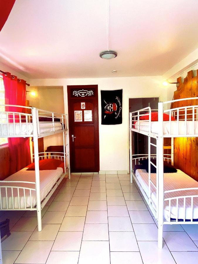 Auberge K-Wan Hostel - Proche Plages Деше Экстерьер фото